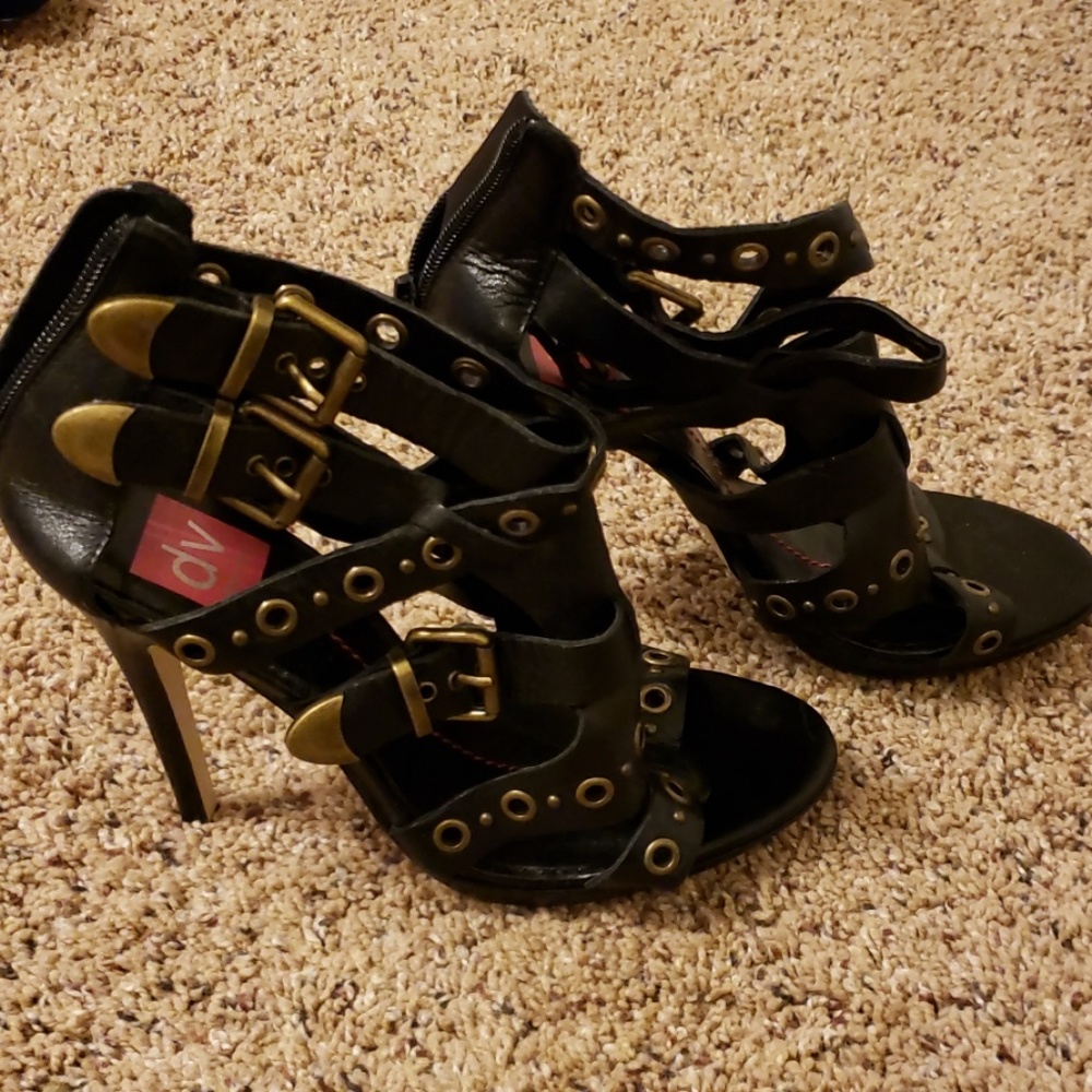 Dolce Vita Size 7.5 strappy sandals